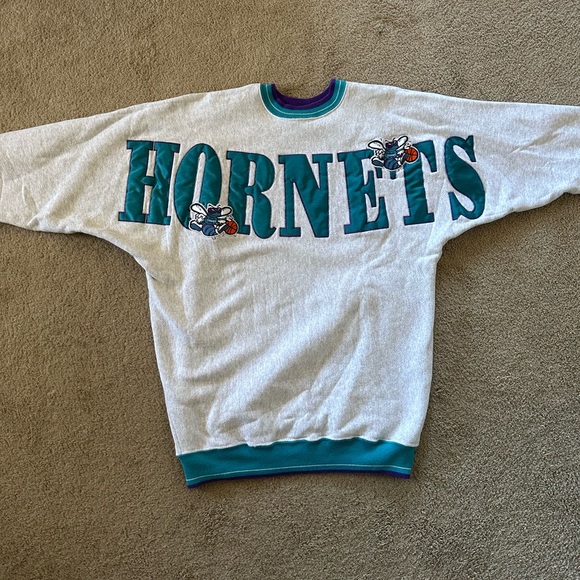 Vintage 90s Embroidered NBA Sweatshirt- Charlotte Hornets XL